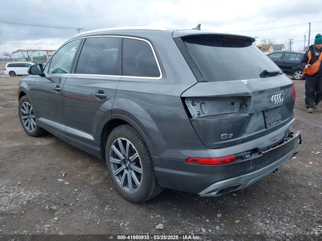2018 AUDI Q7 WA1LAAF76JD039992 Photo 2