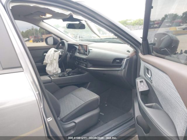 JN8BT3BA7PW415402 Nissan Rogue Sv Fwd