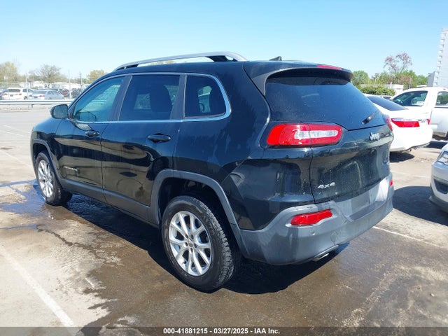 1C4PJMLBXJD585518 Jeep Cherokee Latitude Plus 4x4