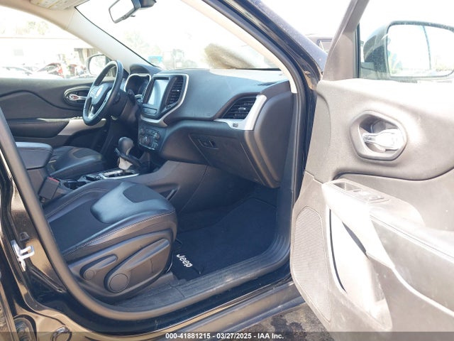 1C4PJMLBXJD585518 Jeep Cherokee Latitude Plus 4x4
