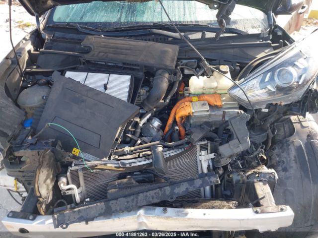 KNDCB3LC2L5422695 KIA Niro Lxs