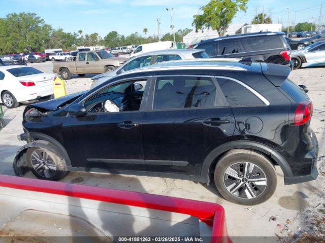 KNDCB3LC2L5422695 KIA Niro Lxs