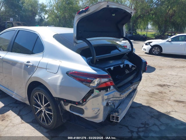 4T1G11AK1NU684117 Toyota CAMRY SE
