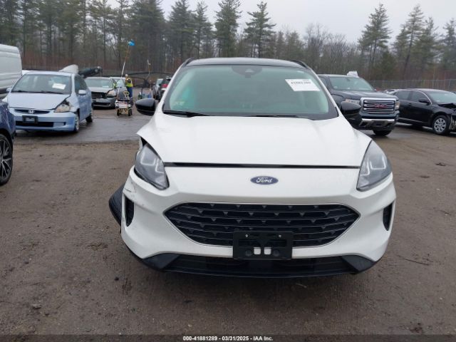 1FMCU9G61NUB07019 Ford ESCAPE SE