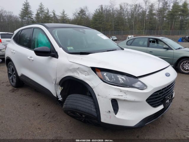 1FMCU9G61NUB07019 Ford ESCAPE SE