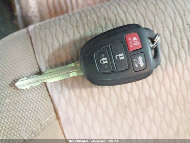 2T1BURHE7GC502389 Toyota COROLLA LE