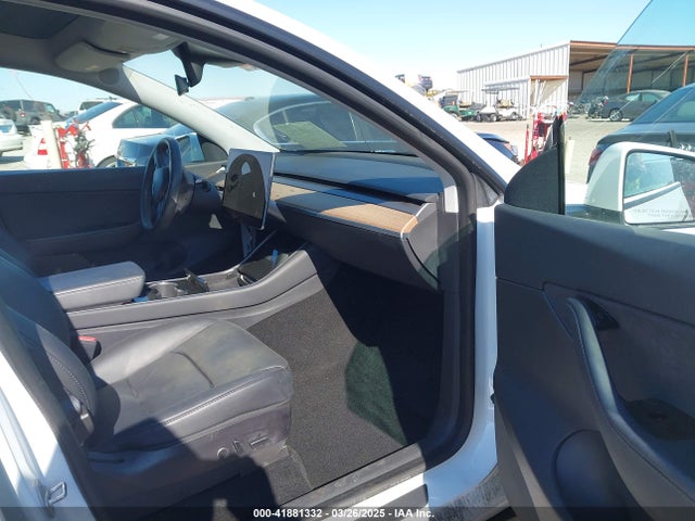 2021 TESLA MODEL Y 5YJYGDEE2MF065434 Photo 4