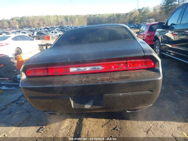 2C3CDYAGXEH225643 Dodge Challenger Sxt