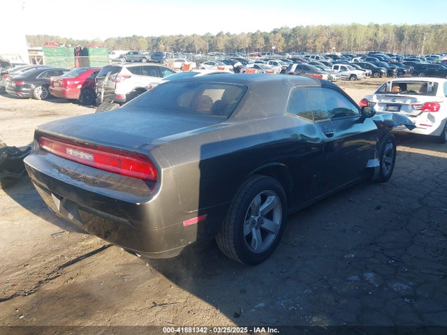 2C3CDYAGXEH225643 Dodge Challenger Sxt