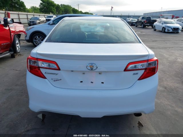 4T1BF1FK1EU802784 Toyota CAMRY SE