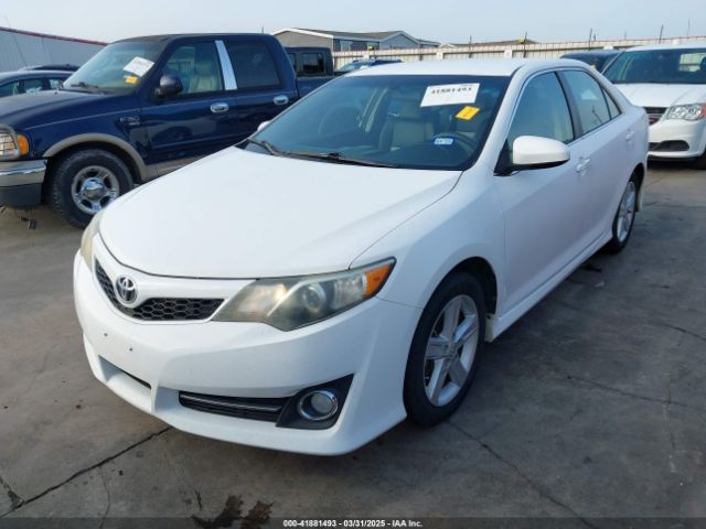 4T1BF1FK1EU802784 Toyota CAMRY SE