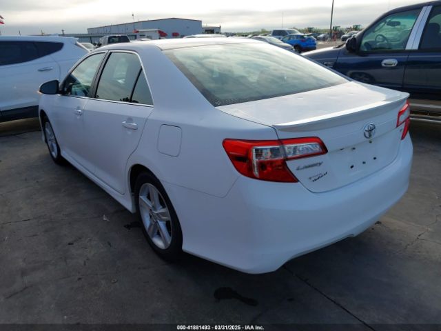 4T1BF1FK1EU802784 Toyota CAMRY SE