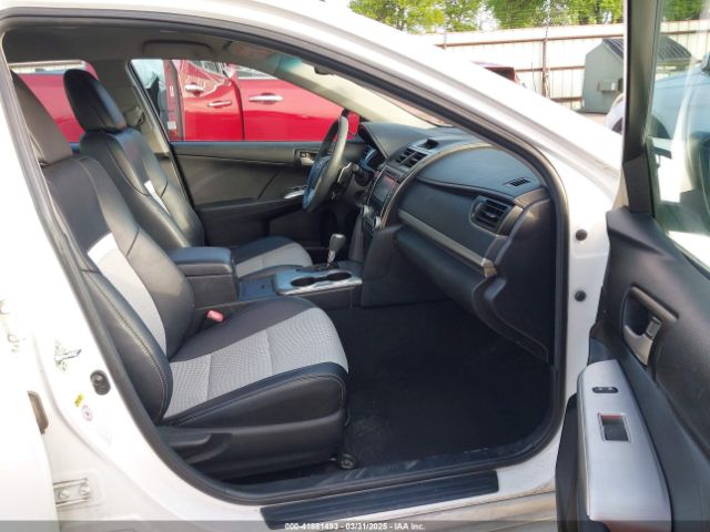 4T1BF1FK1EU802784 Toyota CAMRY SE