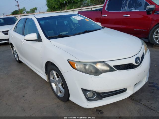 4T1BF1FK1EU802784 Toyota CAMRY SE