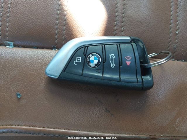 2019 BMW X3 5UXTR9C53KLE16609 Photo 10