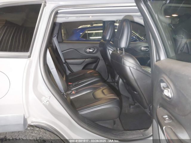 1C4PJMBX8KD458989 Jeep Cherokee Trailhawk 4x4