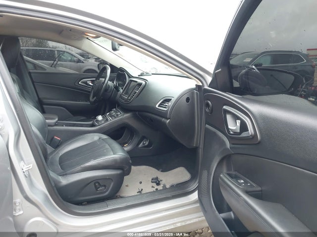 Chrysler 200 Limited Platinum 2016 1C3CCCAB0GN180541 Image 5