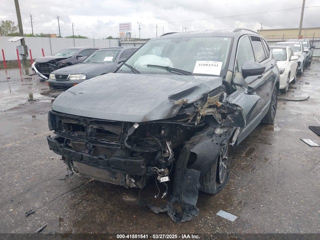3VV3B7AX0LM121061 Volkswagen Tiguan 2.0t Se/2.0t Se R-line Black/2.0t Sel