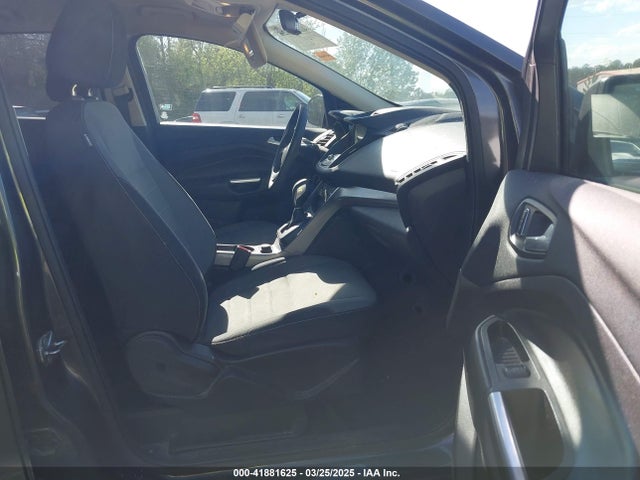 1FMCU0GX8GUB30210 Ford ESCAPE SE