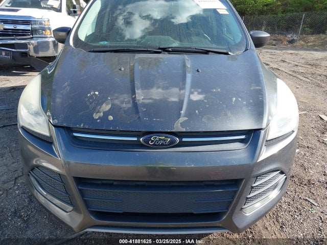 1FMCU0GX8GUB30210 Ford ESCAPE SE