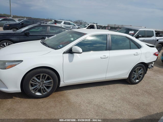 4T1BF1FKXHU401772 Toyota CAMRY SE