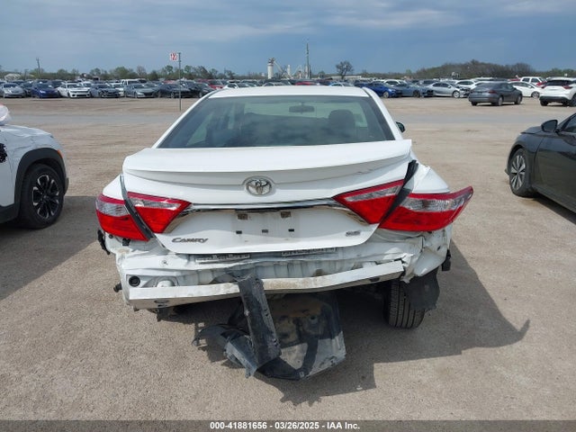 4T1BF1FKXHU401772 Toyota CAMRY SE