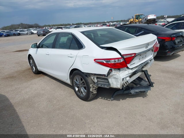4T1BF1FKXHU401772 Toyota CAMRY SE