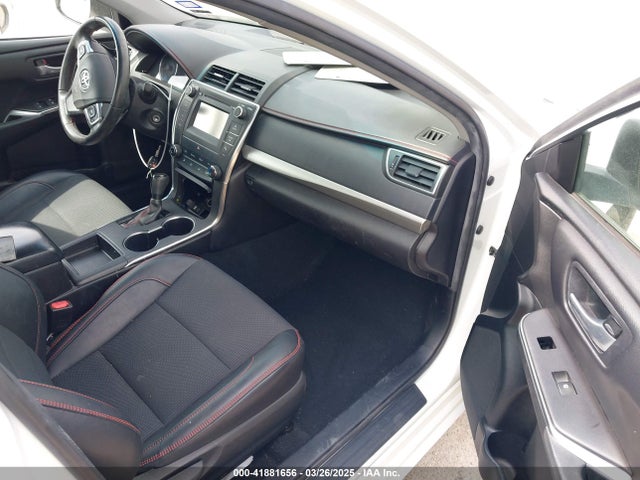 4T1BF1FKXHU401772 Toyota CAMRY SE