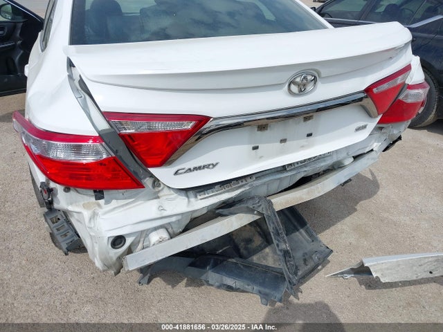 4T1BF1FKXHU401772 Toyota CAMRY SE