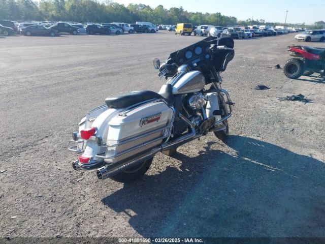 2009 HARLEY-DAVIDSON FLHTCU 1HD1FC4179Y676630 Photo 3