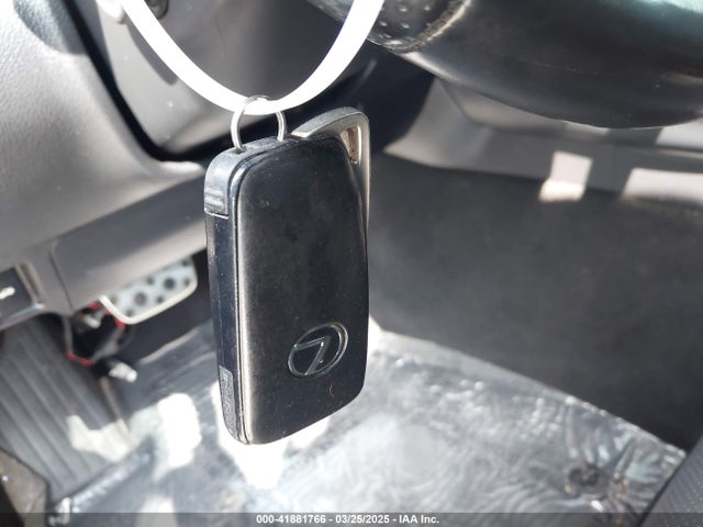 JTHBA1D2XJ5065643 Lexus IS 300