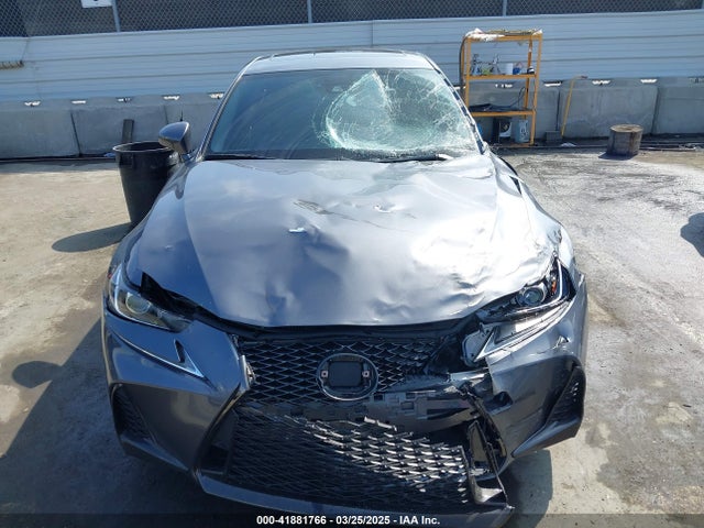 JTHBA1D2XJ5065643 Lexus IS 300