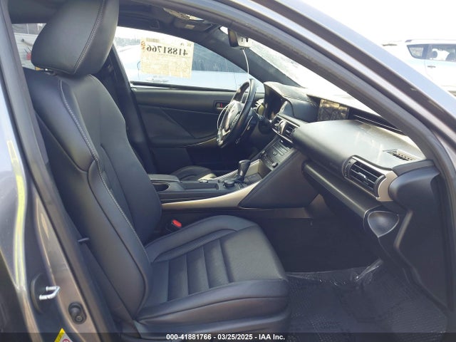 JTHBA1D2XJ5065643 Lexus IS 300