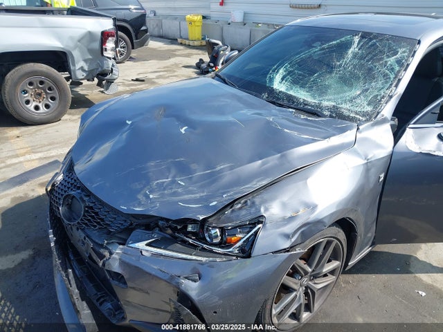 JTHBA1D2XJ5065643 Lexus IS 300