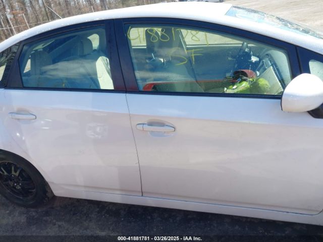 JTDKN3DU8E0378227 Toyota Prius Three