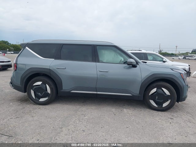 KNDAFFS55R6033424 KIA ev9