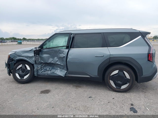 KNDAFFS55R6033424 KIA ev9