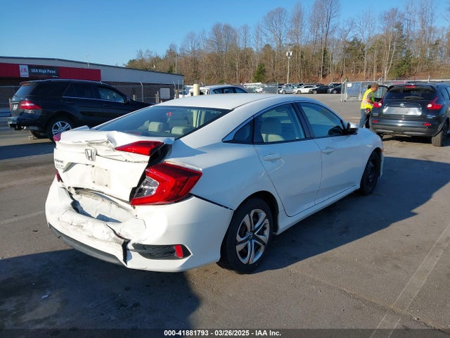 2HGFC2F58JH507677 Honda Civic Lx