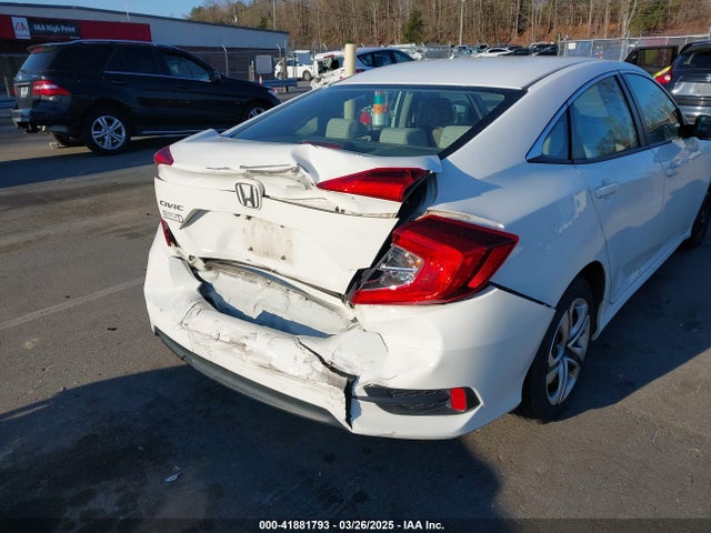 2HGFC2F58JH507677 Honda Civic Lx
