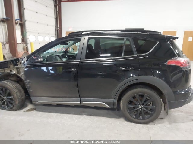 2T3RFREV0JW715761 Toyota Rav4 Adventure