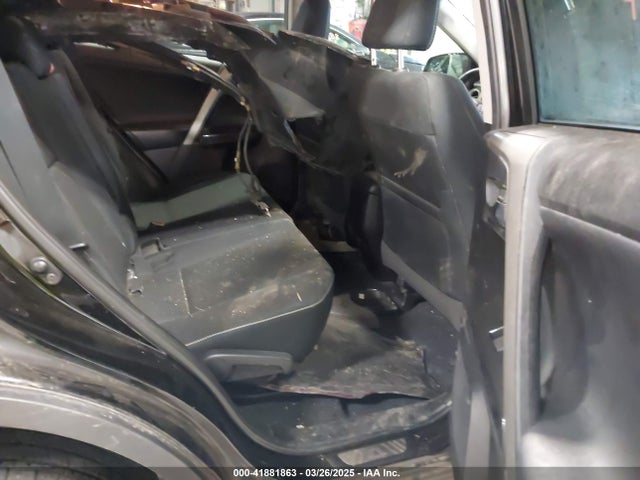 2T3RFREV0JW715761 Toyota Rav4 Adventure