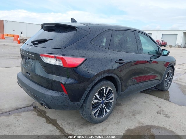 1FMCU0G60NUB01711 Ford ESCAPE SE