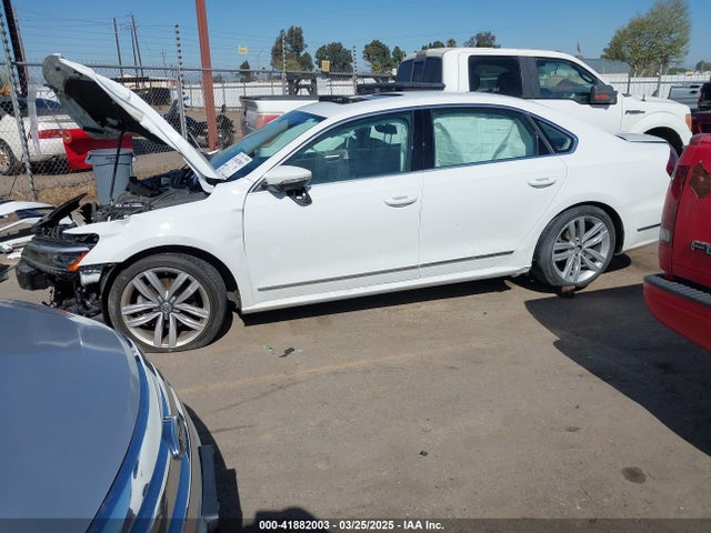 1VWGT7A30HC053652 Volkswagen Passat 1.8t Se