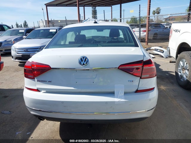1VWGT7A30HC053652 Volkswagen Passat 1.8t Se