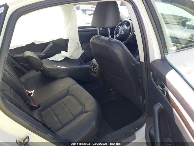 1VWGT7A30HC053652 Volkswagen Passat 1.8t Se