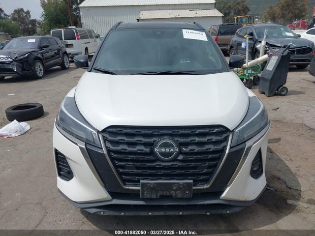 3N1CP5DV8NL484704 Nissan Kicks Sr Xtronic Cvt