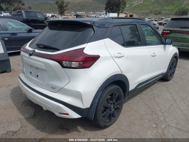 3N1CP5DV8NL484704 Nissan Kicks Sr Xtronic Cvt
