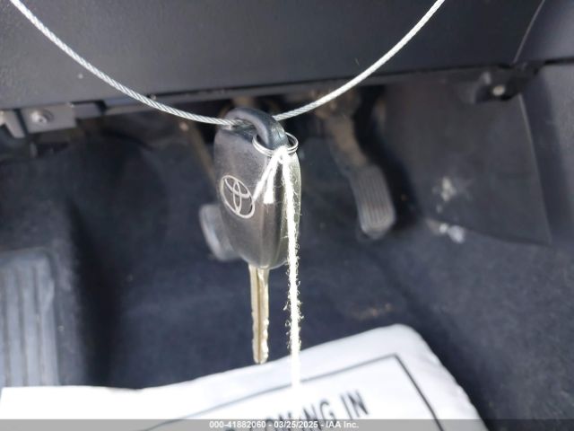 2T3BFREVXFW295421 Toyota RAV4 LE