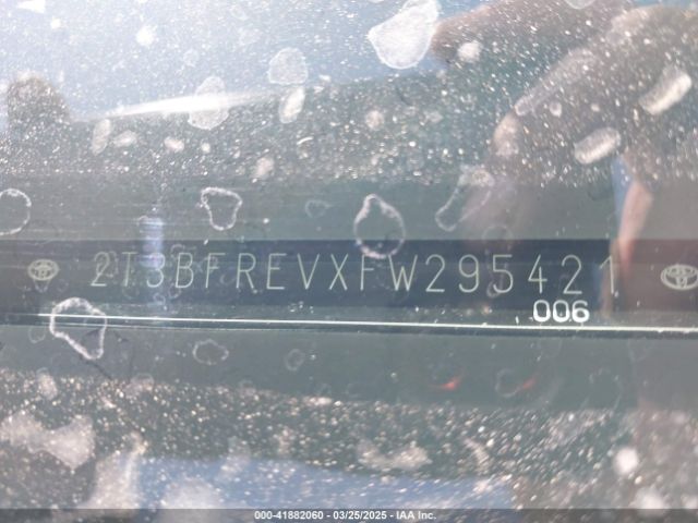 2T3BFREVXFW295421 Toyota RAV4 LE