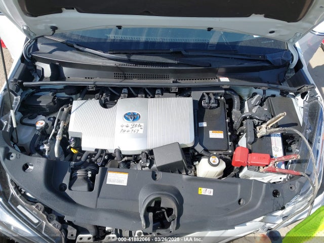 JTDKAMFU2M3147562 Toyota Prius Le